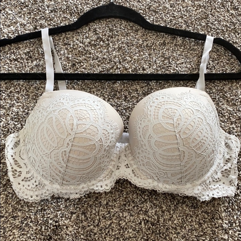 Victoria’s Secret dream angels Demi lined bra